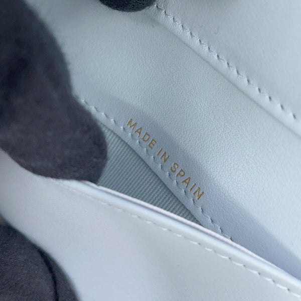 シャネル 三つ折り財布 マトラッセ ココマーク キャビアスキン ラインストーン AP4815 CHANEL 財布