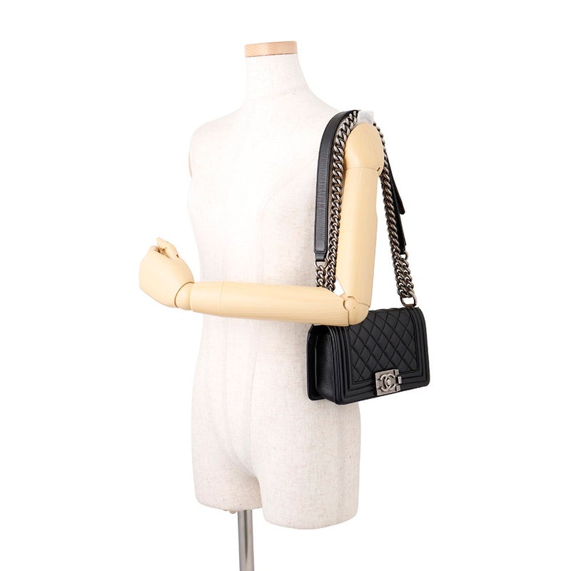 シャネル チェーンショルダーバッグ ボーイシャネル スモール マトラッセ ココマーク キャビアスキン A67085 BOY CHANEL 黒