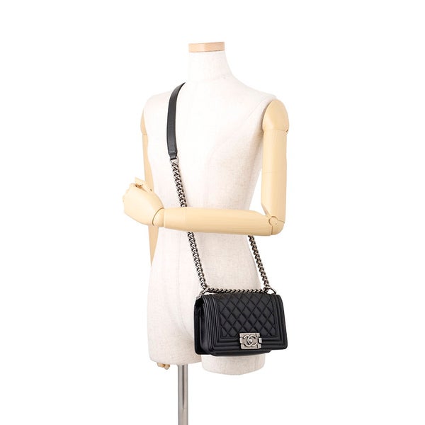シャネル チェーンショルダーバッグ ボーイシャネル スモール マトラッセ ココマーク キャビアスキン A67085 BOY CHANEL 黒