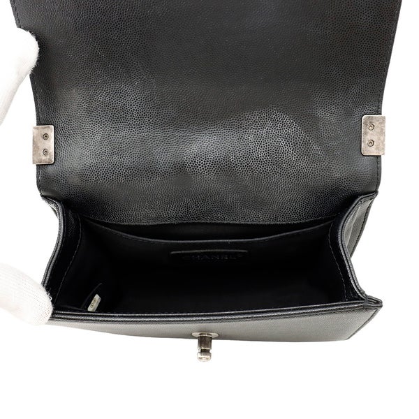 シャネル チェーンショルダーバッグ ボーイシャネル スモール マトラッセ ココマーク キャビアスキン A67085 BOY CHANEL 黒