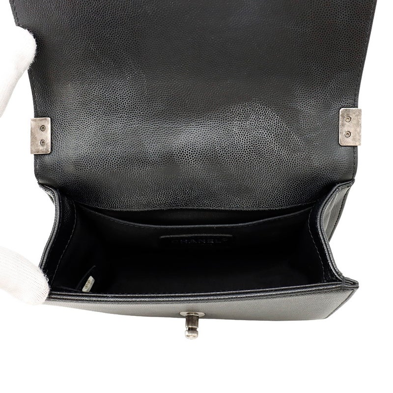 シャネル チェーンショルダーバッグ ボーイシャネル スモール マトラッセ ココマーク キャビアスキン A67085 BOY CHANEL 黒