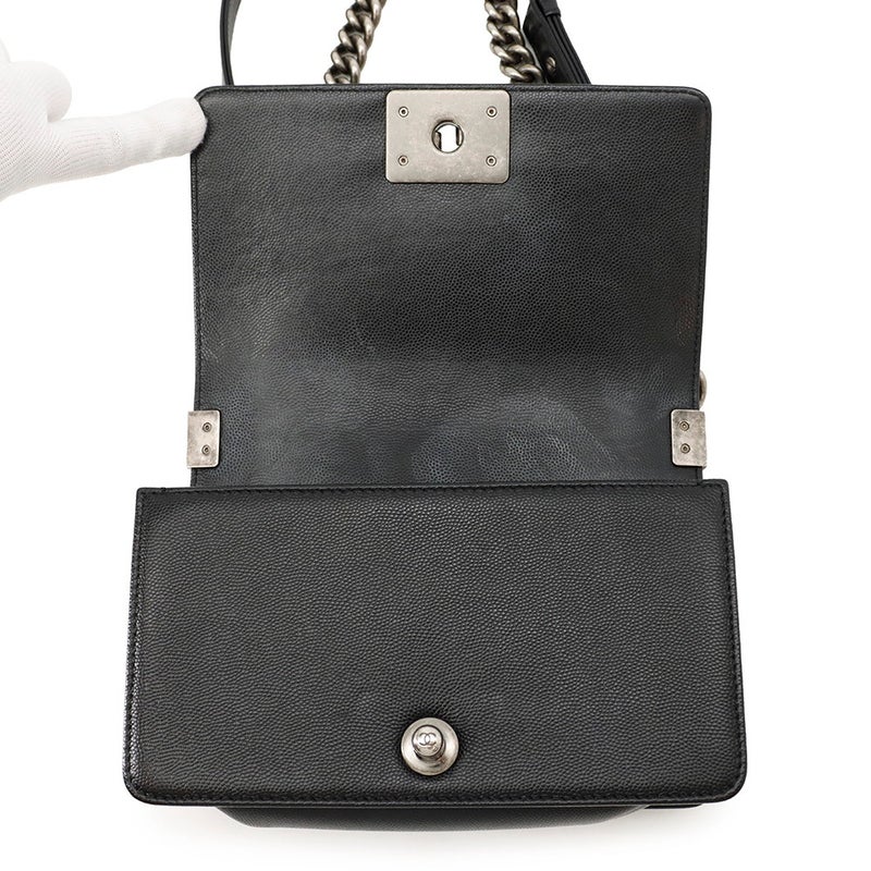 シャネル チェーンショルダーバッグ ボーイシャネル スモール マトラッセ ココマーク キャビアスキン A67085 BOY CHANEL 黒