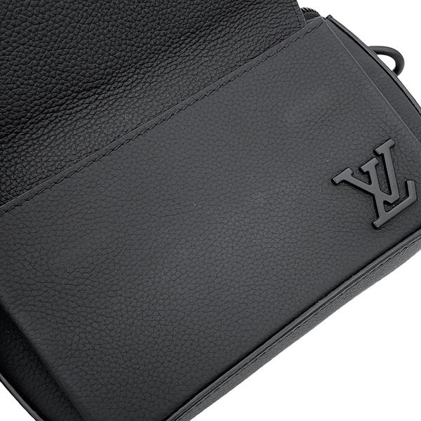 ルイヴィトン ショルダーバッグ LV アエログラム パイロット ウェアラブル ウォレット M83563 ブラック 黒