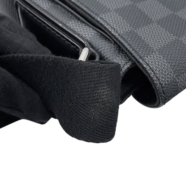 ルイヴィトン ショルダーバッグ ダミエ・グラフィット ディストリクトPM N41260 LOUIS VUITTON 黒 ブラック