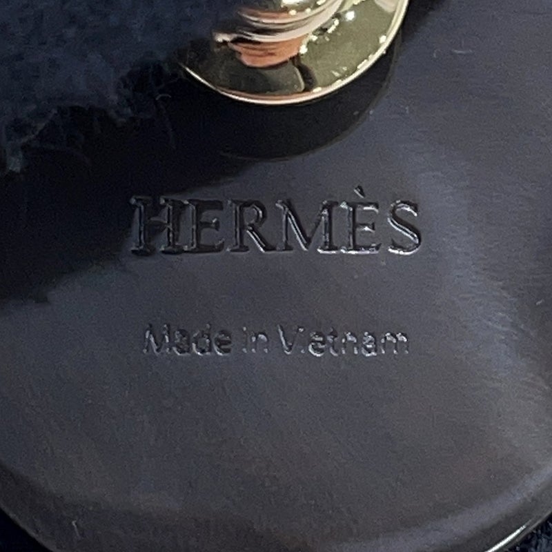 エルメス ピンバッジ 3点セット シュヴァル ドゥ クール バッファローホーン HERMES アクセサリー