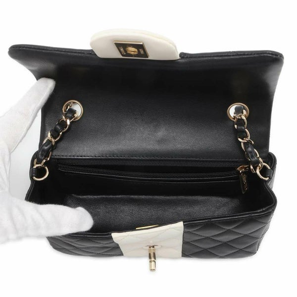 シャネル チェーンショルダーバッグ マトラッセ ココマーク ラムスキン バイカラー CHANEL バッグ 黒 白