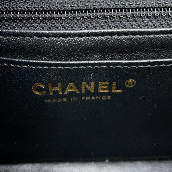 シャネル チェーンショルダーバッグ マトラッセ ココマーク ラムスキン バイカラー CHANEL バッグ 黒 白