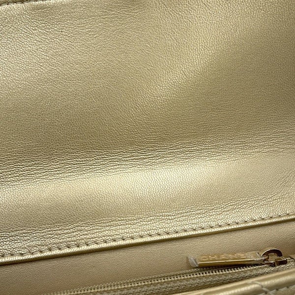 シャネル チェーンショルダーバッグ マトラッセ ココマーク レザー クリアパール AS0585 CHANEL