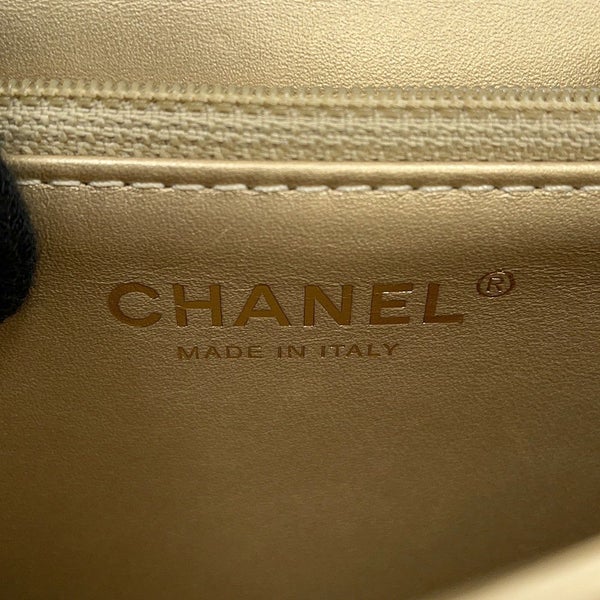 シャネル チェーンショルダーバッグ マトラッセ ココマーク レザー クリアパール AS0585 CHANEL