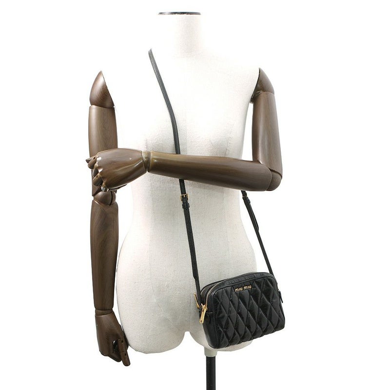 ミュウミュウ ショルダーバッグ キルティング レザー Miu Miu バッグ 黒
