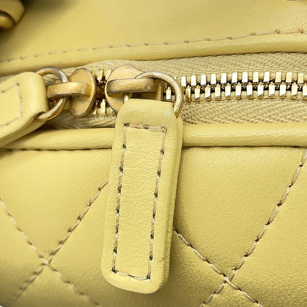 シャネル チェーンショルダーバッグ マトラッセ ココマーク バニティ レザー AP2699 CHANEL