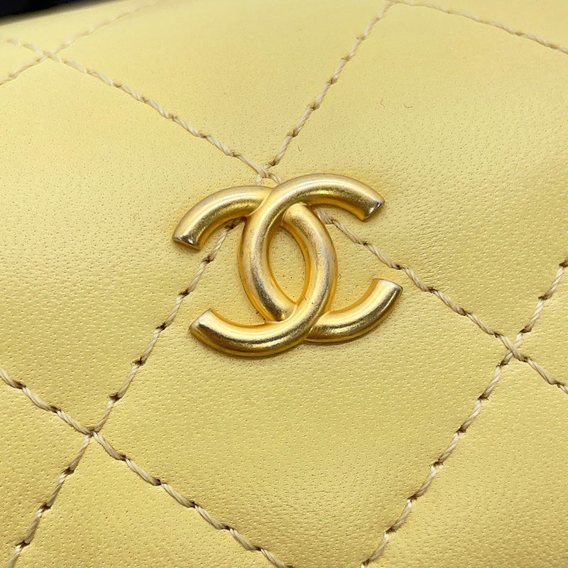 シャネル チェーンショルダーバッグ マトラッセ ココマーク バニティ レザー AP2699 CHANEL
