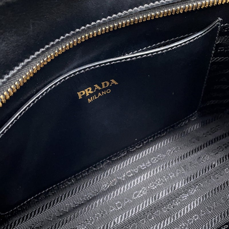 プラダ ハンドバッグ トライアングルロゴ レザー 1BA409 PRADA ２wayショルダー 黒