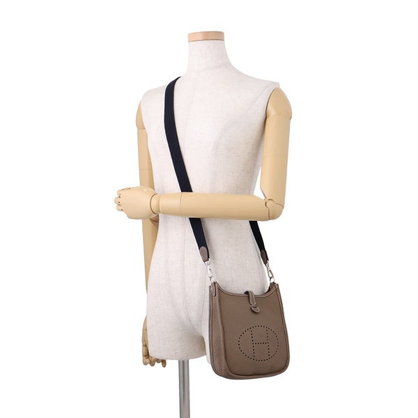 エルメス ショルダーバッグ エブリンTPM 111cm エトゥープ/ブルーインディゴ/シルバー金具 トリヨンクレマンス U刻印 HERMES Evelyne