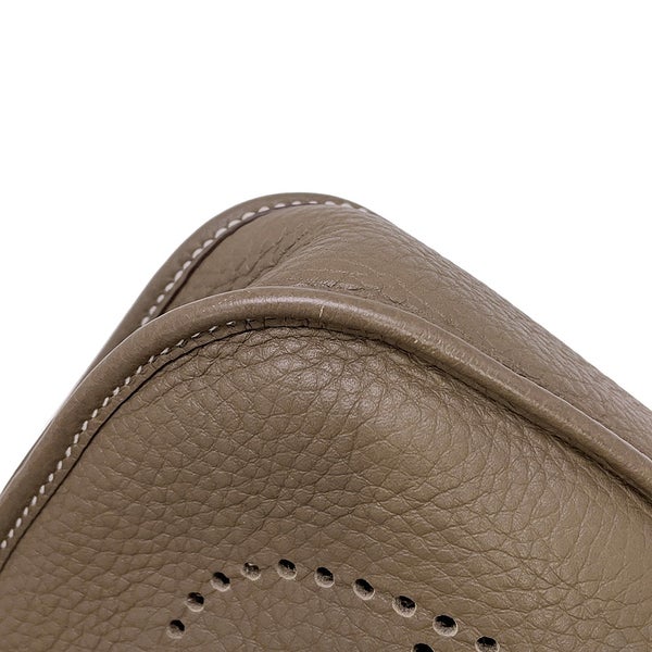 エルメス ショルダーバッグ エブリンTPM 111cm エトゥープ/ブルーインディゴ/シルバー金具 トリヨンクレマンス U刻印 HERMES Evelyne