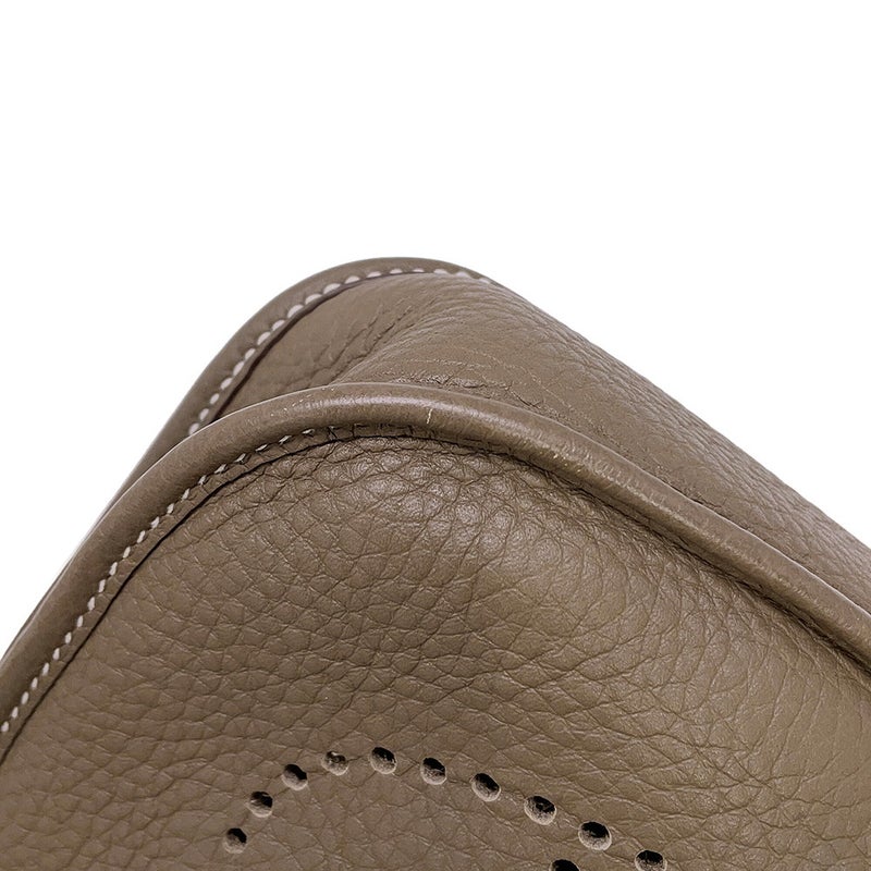 エルメス ショルダーバッグ エブリンTPM 111cm エトゥープ/ブルーインディゴ/シルバー金具 トリヨンクレマンス U刻印 HERMES Evelyne