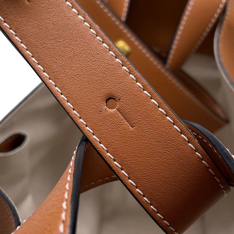 ロエベ ショルダーバッグ ハンモック ミディアム 387.30.T38 LOEWE 2wayショルダー