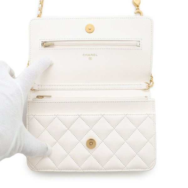 シャネル チェーンウォレット マトラッセ ココマーク ラムスキン AP3035 CHANEL 財布 白