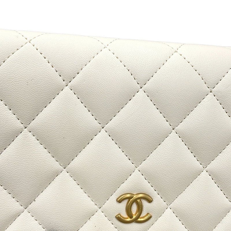 シャネル チェーンウォレット マトラッセ ココマーク ラムスキン AP3035 CHANEL 財布 白