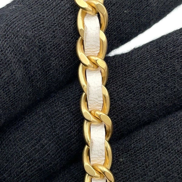 シャネル チェーンウォレット マトラッセ ココマーク ラムスキン AP3035 CHANEL 財布 白