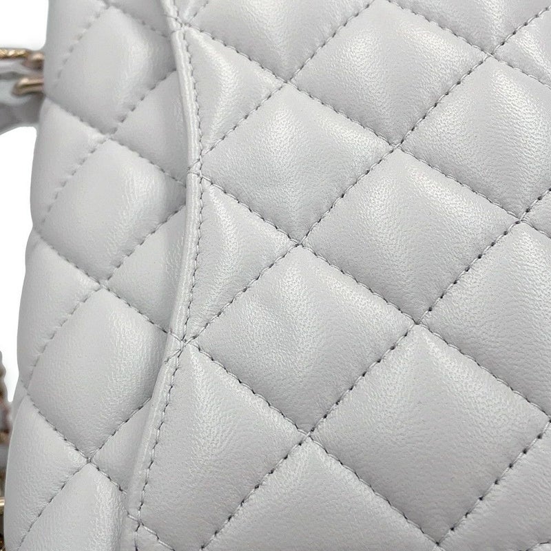 シャネル チェーンショルダーバッグ マトラッセ ココマーク トップハンドル ミニ フラップ ラムスキン AS2431 CHANEL