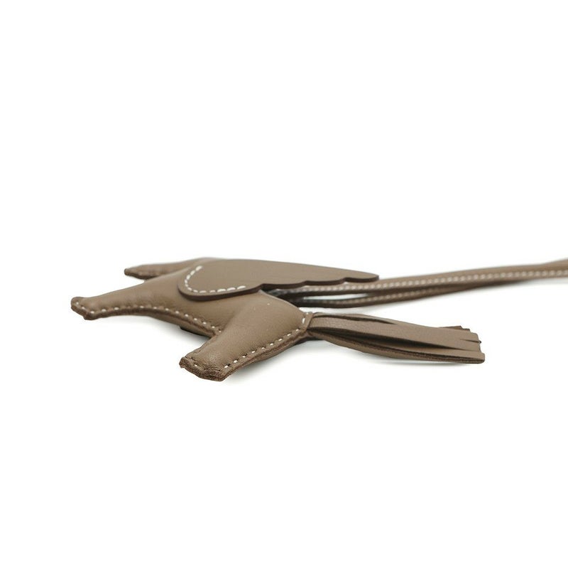 エルメス バッグチャーム ロデオPM ペガサス エトゥープ ラムスキン W刻印