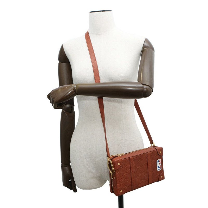 ルイヴィトン ショルダーバッグ ボール・グレインレザー/モノグラム・パターン LV×NBA ソフトトランク M80549 メンズ