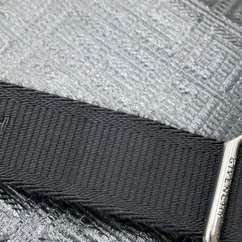 ジバンシー ショルダーバッグ 4G ポシェット PVC レザー BKU03GK1LF001 GIVENCHY 黒