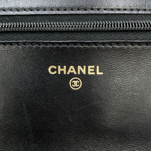 シャネル チェーンウォレット クラシック マトラッセ ココマーク ラムスキン AP0250 CHANEL 財布 黒