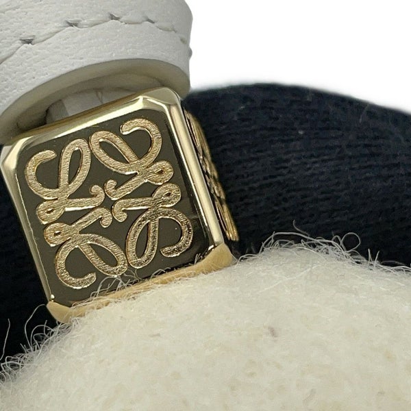 ロエベ バッグチャーム アナグラム チャウチャウ フェルト カーフレザー C621232XCS LOEWE キーホルダー 白 犬