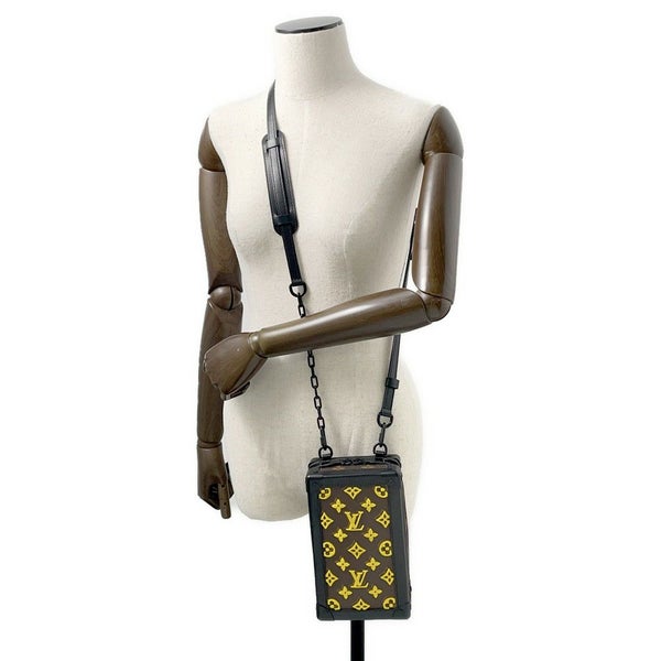 ルイヴィトン ショルダーバッグ モノグラム・タフタージュ ヴァーティカル・ソフトトランク M45935 バッグ 黒 ブラック