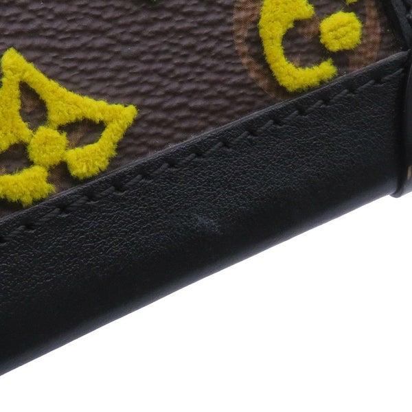 ルイヴィトン ショルダーバッグ モノグラム・タフタージュ ヴァーティカル・ソフトトランク M45935 バッグ 黒 ブラック