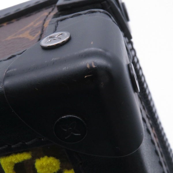 ルイヴィトン ショルダーバッグ モノグラム・タフタージュ ヴァーティカル・ソフトトランク M45935 バッグ 黒 ブラック