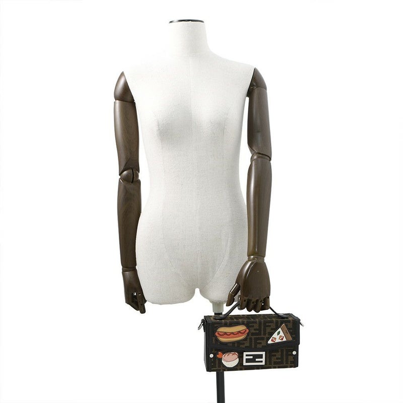 フェンディ ショルダーバッグ フェンディリシャス バゲット ソフトトランク ズッカ柄 7VA565 2024ウィンターホリデーメンズコレクション