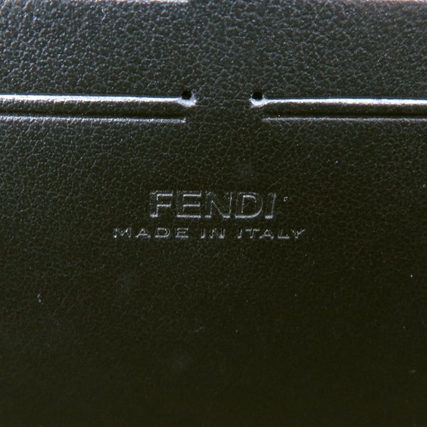 フェンディ ショルダーバッグ フェンディリシャス バゲット ソフトトランク ズッカ柄 7VA565 2024ウィンターホリデーメンズコレクション