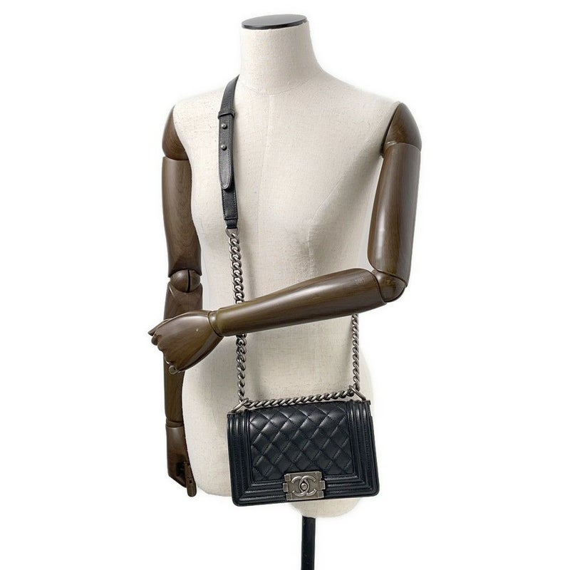シャネル チェーンショルダーバッグ ボーイシャネル スモール マトラッセ ココマーク キャビアスキン A67085 CHANEL 黒