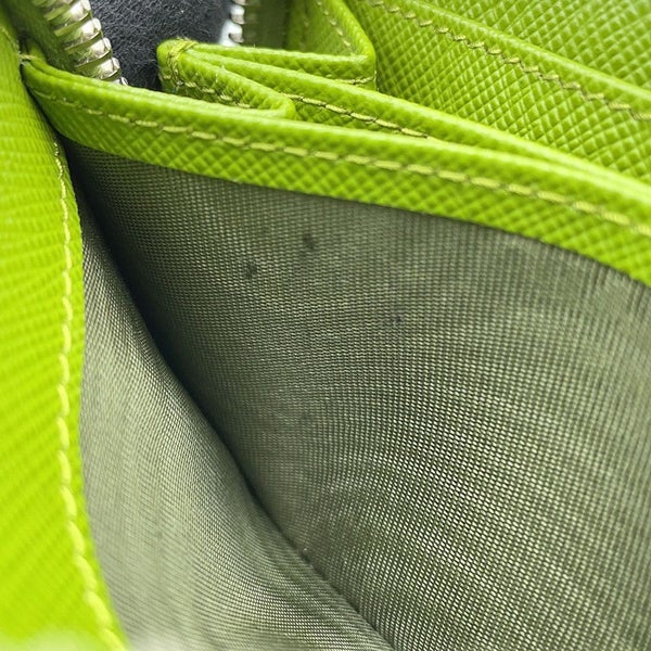 プラダ コインケース サフィアーノ トライアングルロゴ ラウンドファスナー 2MM003 PRADA 財布 小銭入れ