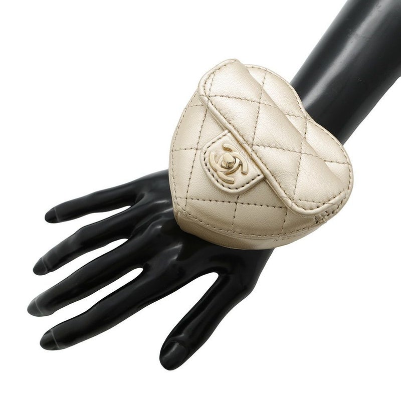 シャネル コインケース ハート シェイプ ジップ アーム コインパース ラムスキン AP2786 CHANEL