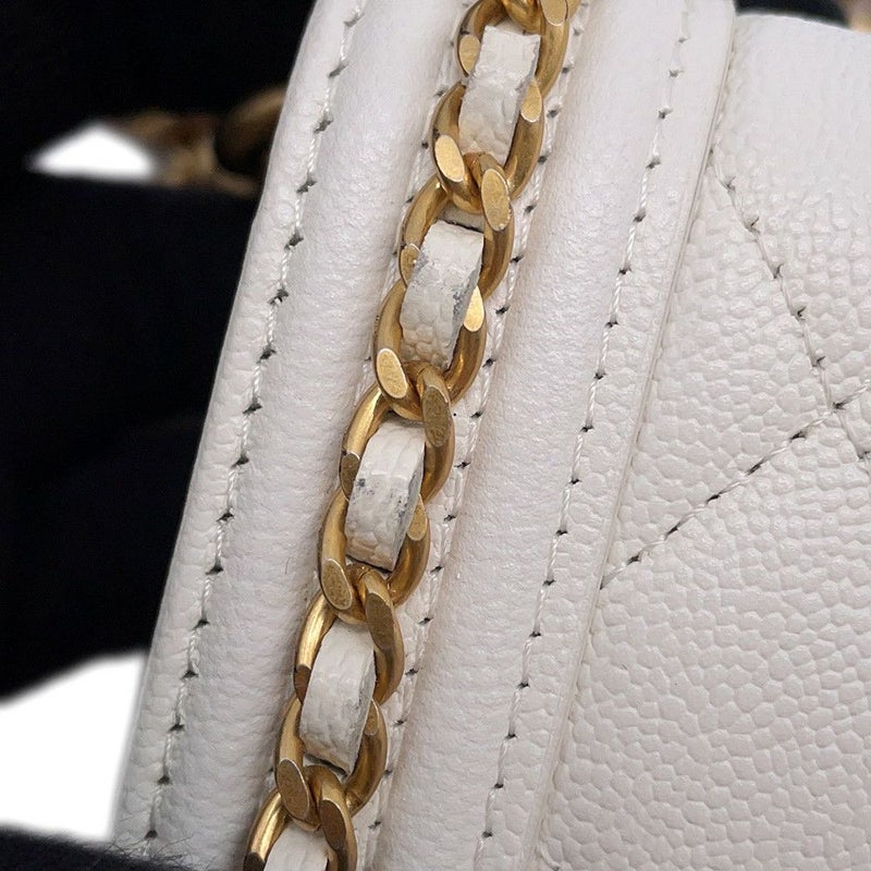 シャネル チェーンウォレット ボーイシャネル マトラッセ ココマーク CHANEL 財布 ショルダーバッグ 白