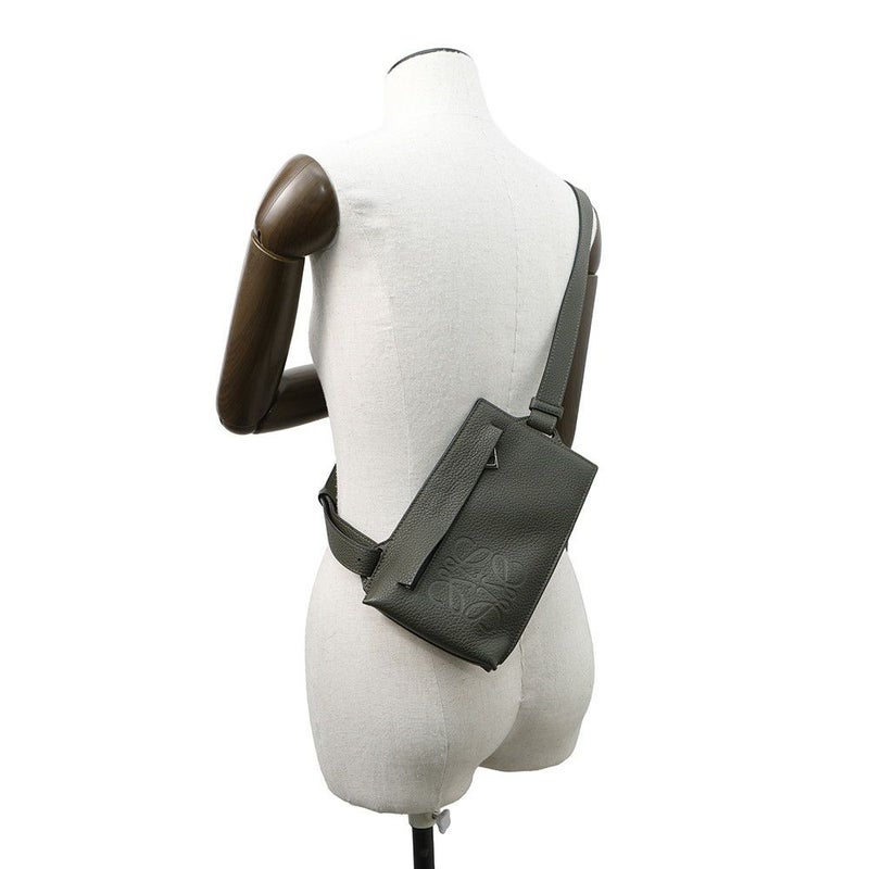 ロエベ ボディバッグ アナグラム バーティカル Tポケット レザー C500P02X02 LOEWE