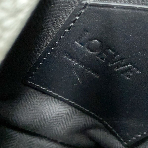 ロエベ ボディバッグ アナグラム バーティカル Tポケット レザー C500P02X02 LOEWE