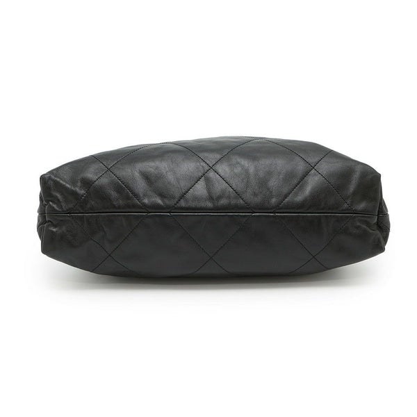 シャネル チェーンショルダーバッグ CHANEL22 スモール シャイニーカーフスキン AS3260 CHANEL ポーチ付き 黒