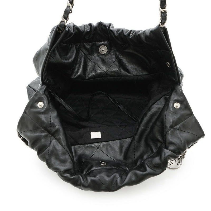 シャネル チェーンショルダーバッグ CHANEL22 スモール シャイニーカーフスキン AS3260 CHANEL ポーチ付き 黒