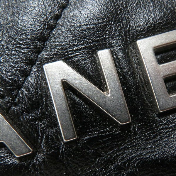 シャネル チェーンショルダーバッグ CHANEL22 スモール シャイニーカーフスキン AS3260 CHANEL ポーチ付き 黒