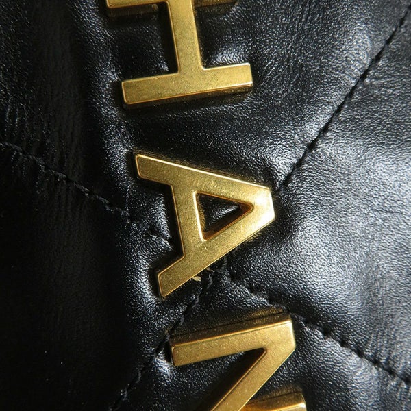 シャネル チェーンショルダーバッグ CHANEL22 スモール シャイニーカーフスキン AS3260 CHANEL ポーチ付き 黒
