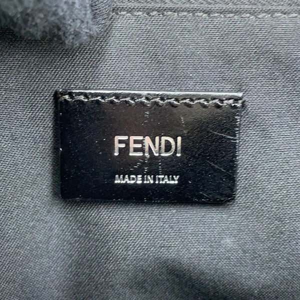 フェンディ ボディバッグ ロゴエンボス レザー 7VA562 FENDI 黒