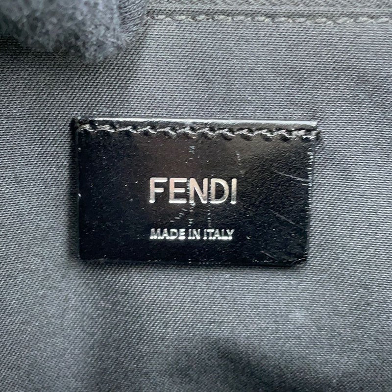 フェンディ ボディバッグ ロゴエンボス レザー 7VA562 FENDI 黒