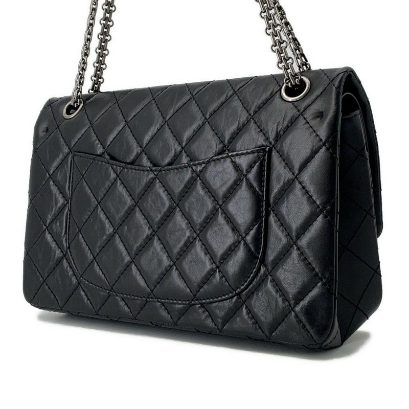 シャネル チェーンショルダーバッグ マトラッセ 2.55 ダブルフラップ エイジドカーフレザー A37590 CHANEL 黒