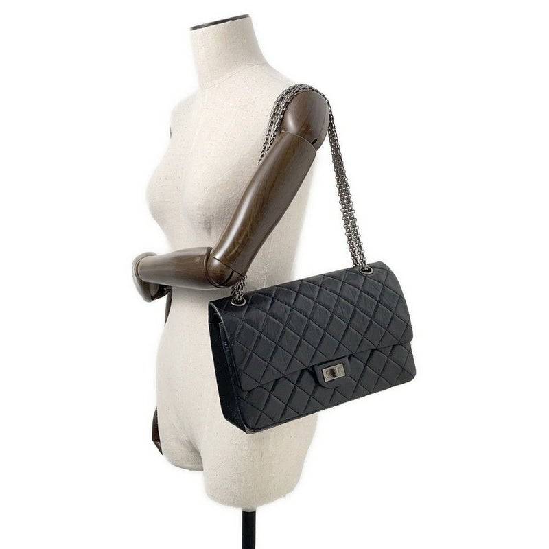 シャネル チェーンショルダーバッグ マトラッセ 2.55 ダブルフラップ エイジドカーフレザー A37590 CHANEL 黒