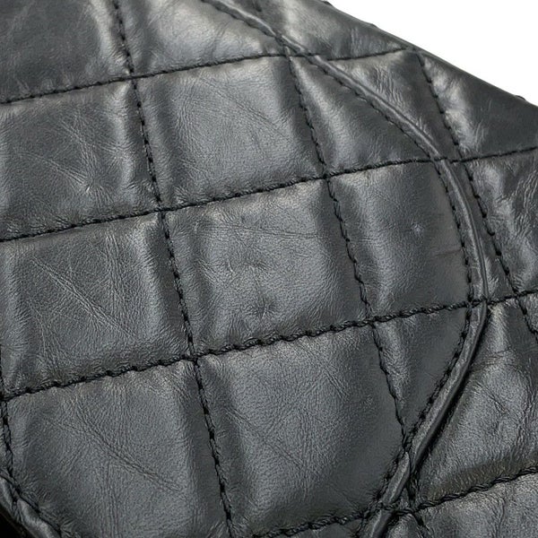 シャネル チェーンショルダーバッグ マトラッセ 2.55 ダブルフラップ エイジドカーフレザー A37590 CHANEL 黒
